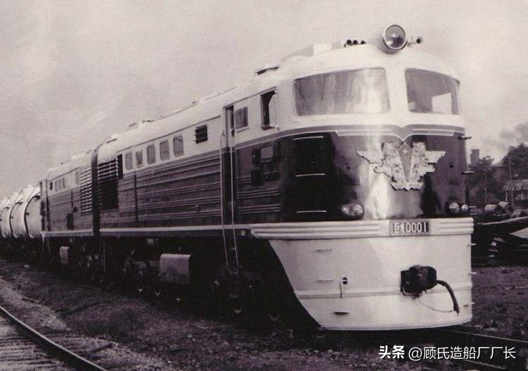 神舟卫星飞天,东方红一号卫星在太空飞行视频