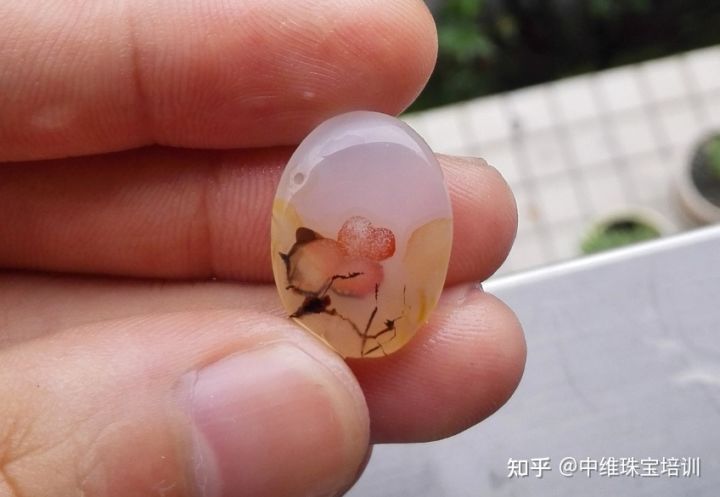 玉髓是玉吗玉髓和玉的区别是什么,玉髓是玉吗玉髓和翡翠的区别