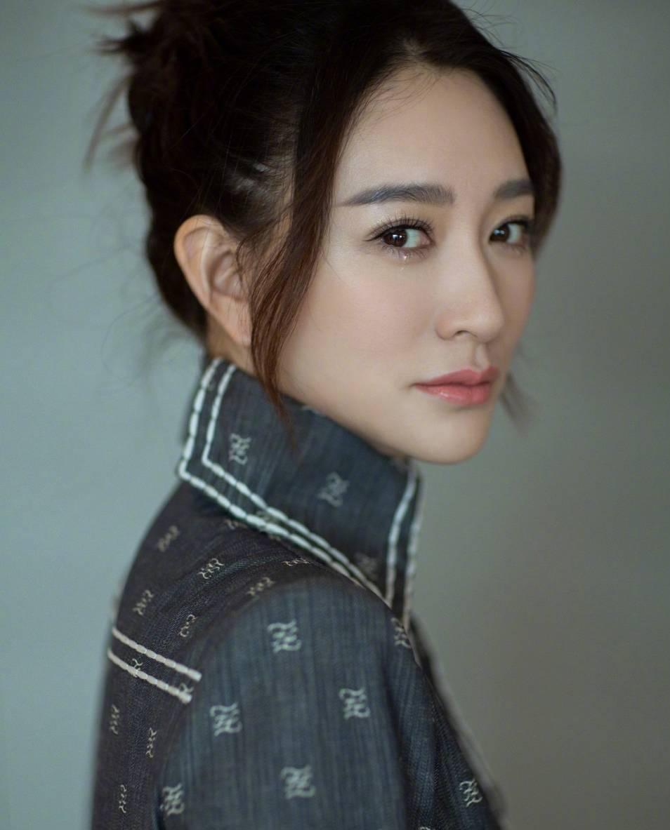 演员李小冉变化太大了吧,演员李小冉结过几次婚了