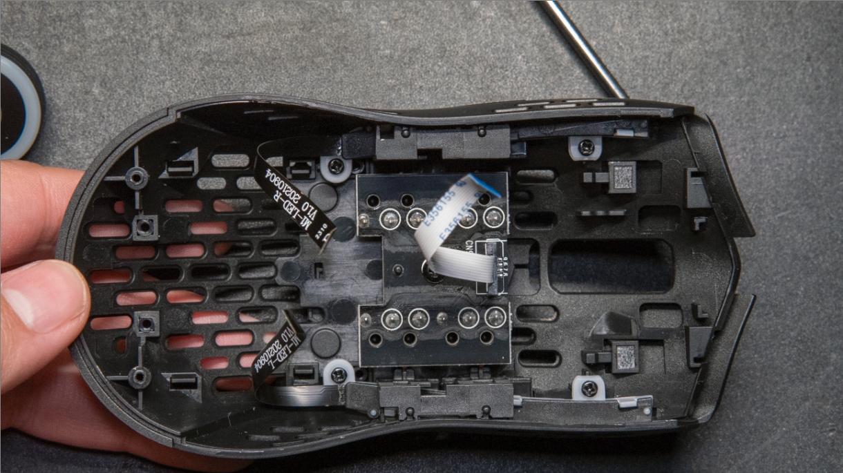 外壳全是洞,卷王价位难得一见的大手洞洞鼠——KeychronM1