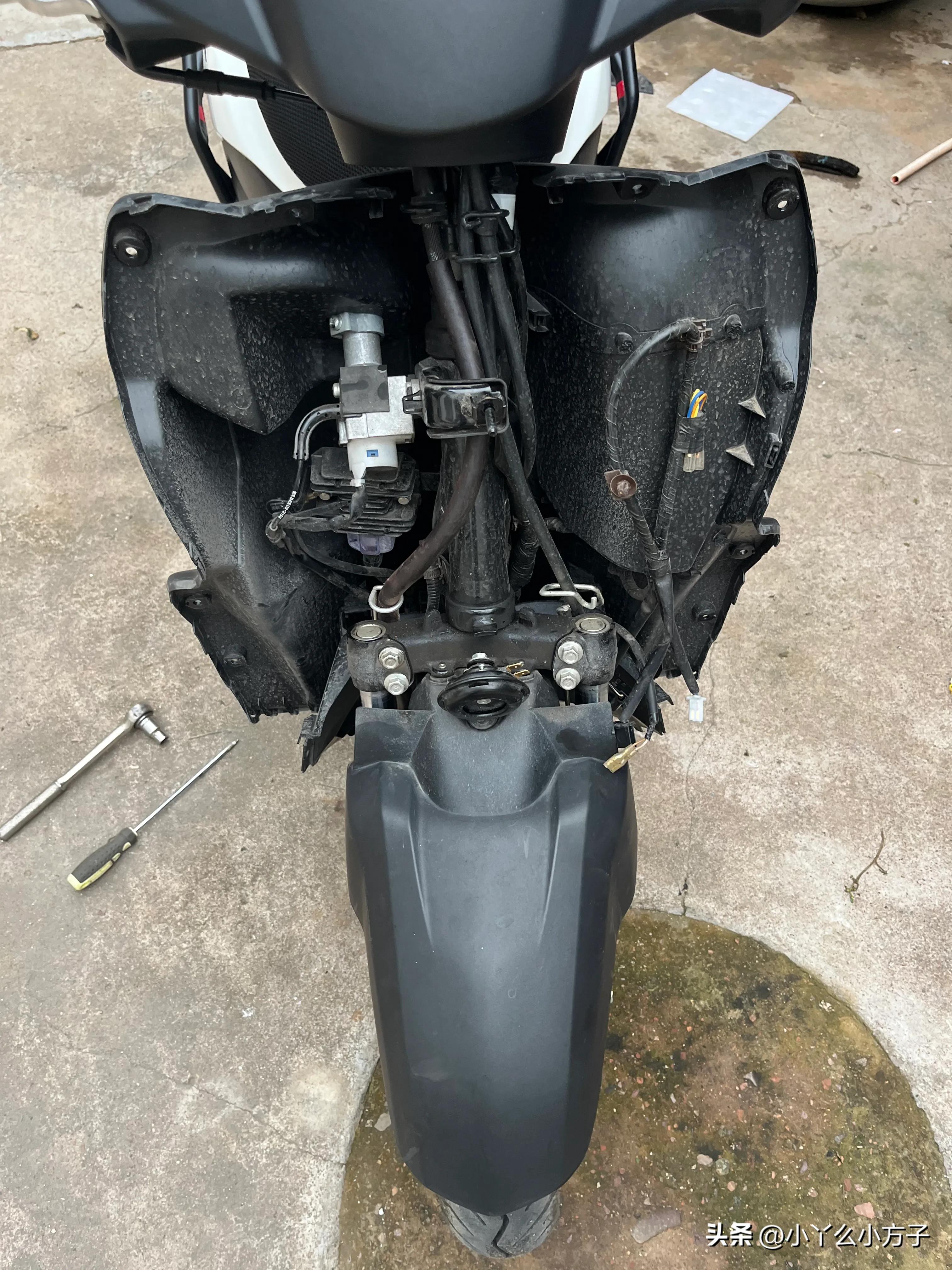 旭鹰改透镜大灯,旭鹰大灯拆解图解法