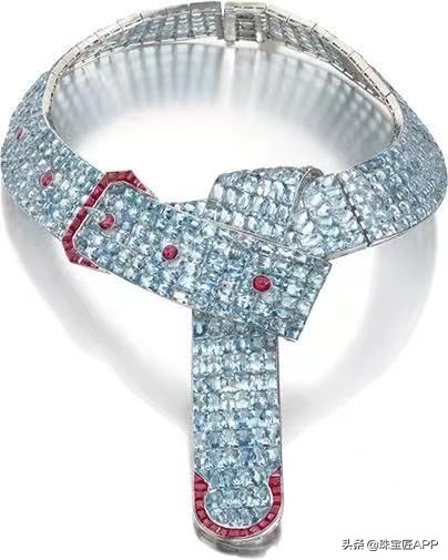 象征性感的“吊袜带”，为啥成了英国最高级别骑士勋章的代表物？