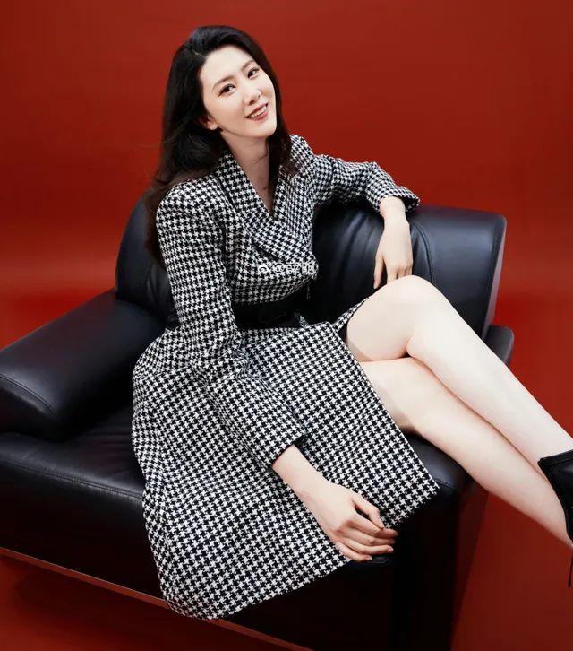 杨澜采访惠若琪薛明,薛明排球视频