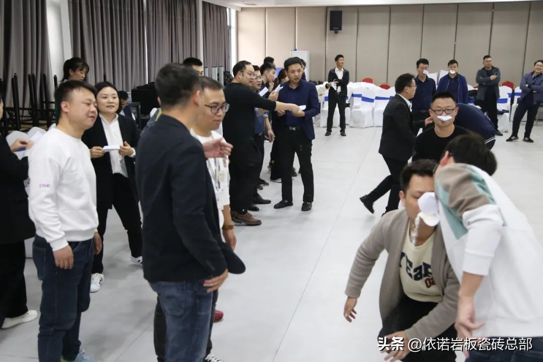 品牌岩板瓷砖加盟店有哪些,瓷砖加盟品牌强牌陶瓷