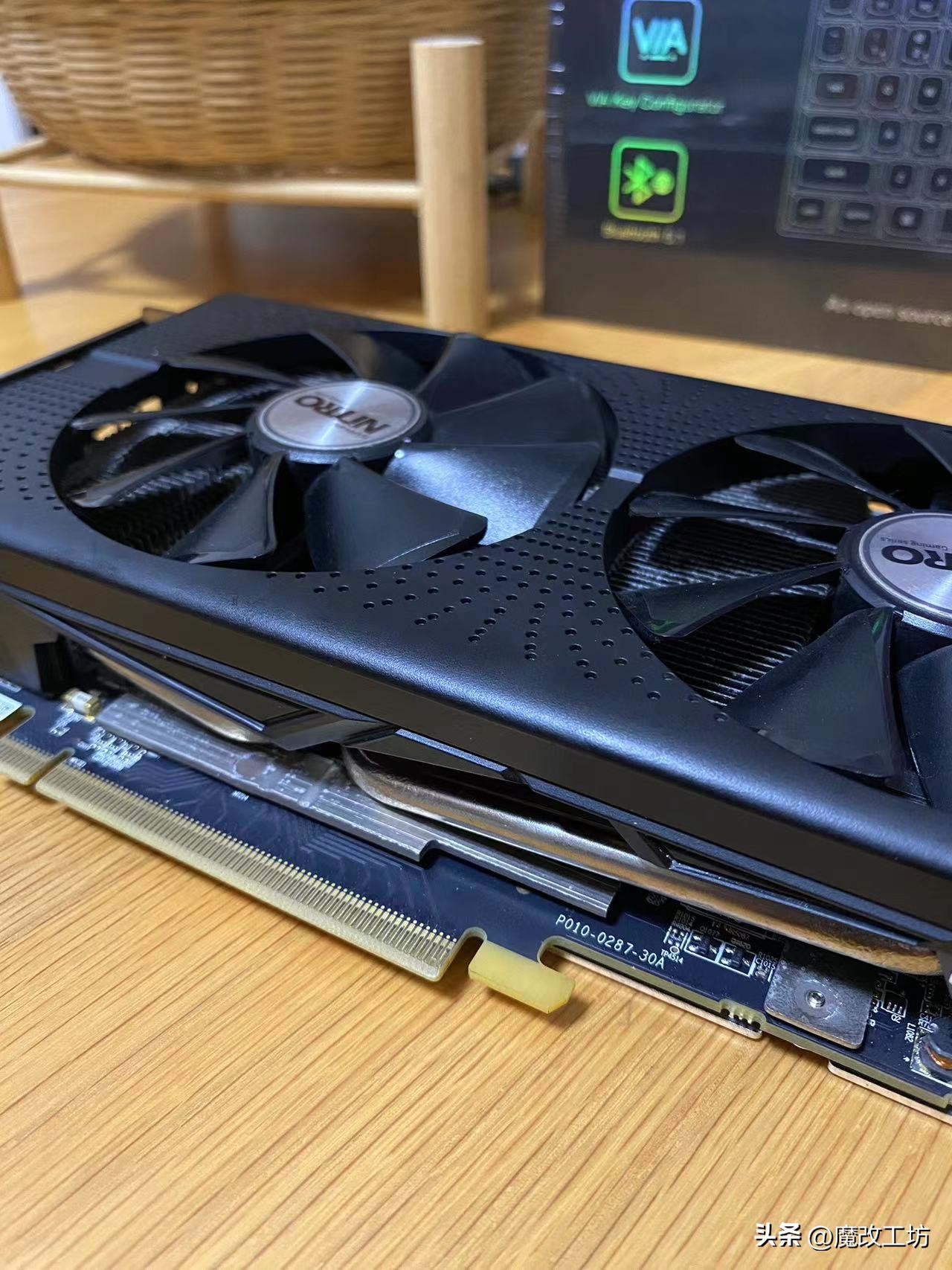 8年时间!AMD埃尔斯米尔岛核心FF修订8GB显卡终于开核破解2048SP