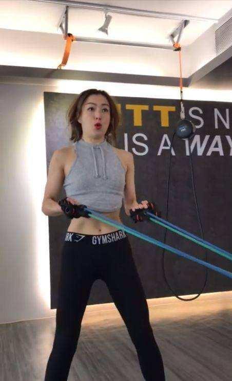 瘦成纸片人的明星,5位纸片人明星瘦成排骨