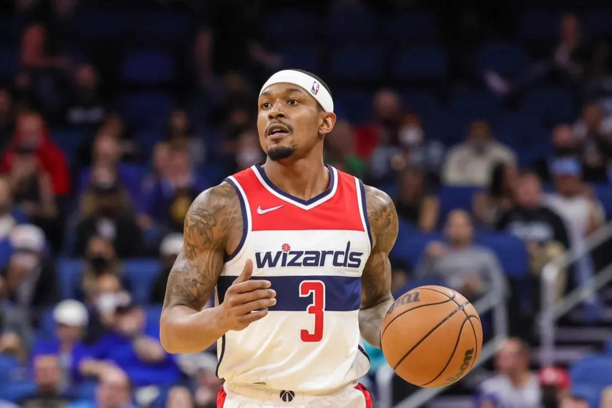 美媒列出赛季球员排名,美媒评出30支球队队史第一人