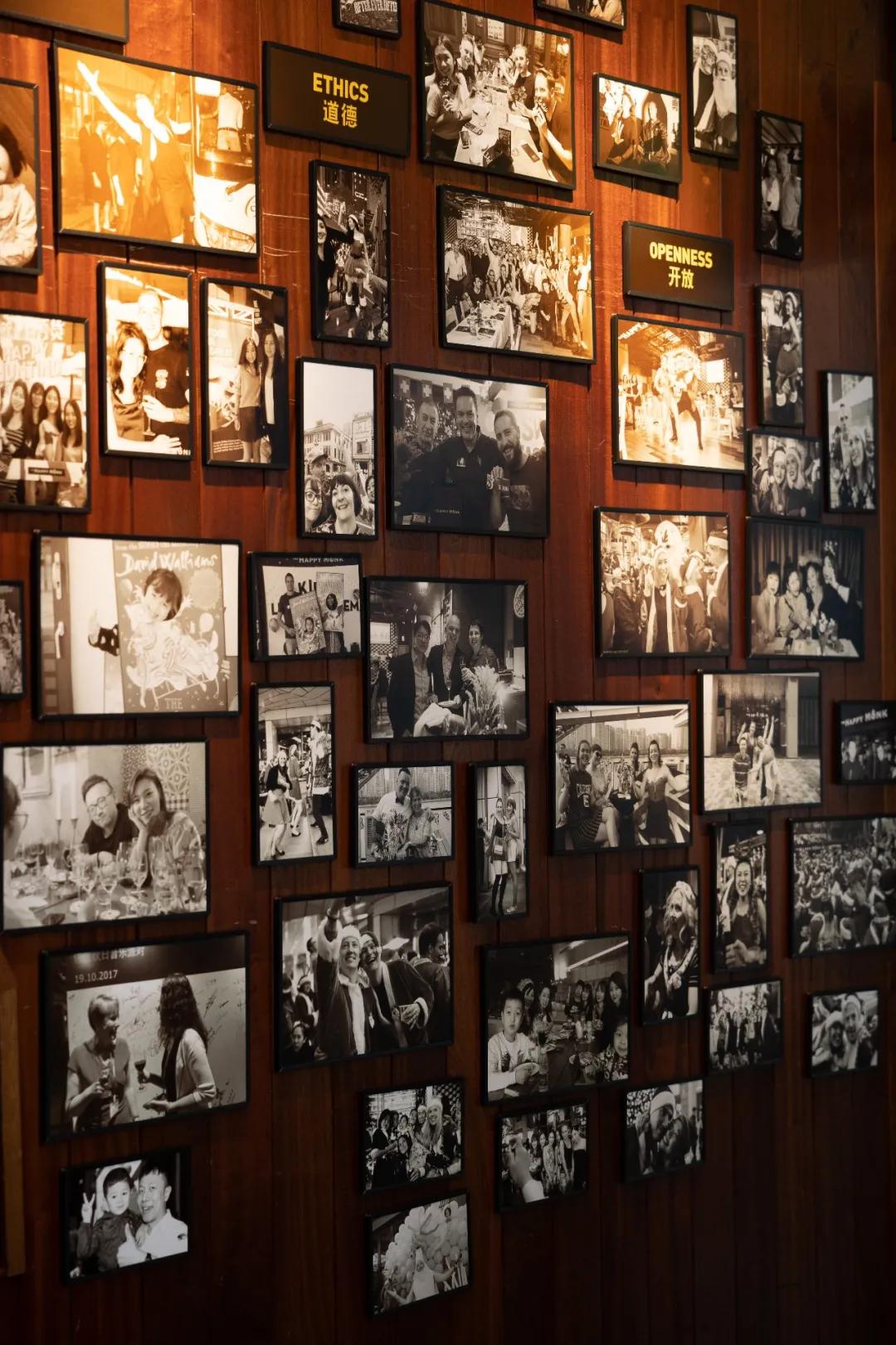 “这家「英伦餐吧」是专属你的快乐密码!”