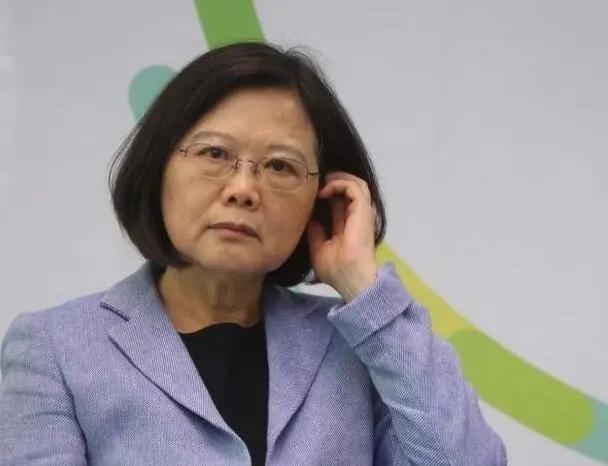 两岸关系转折点？蔡英文宣布重大决定，台湾地区义务役延长至1年