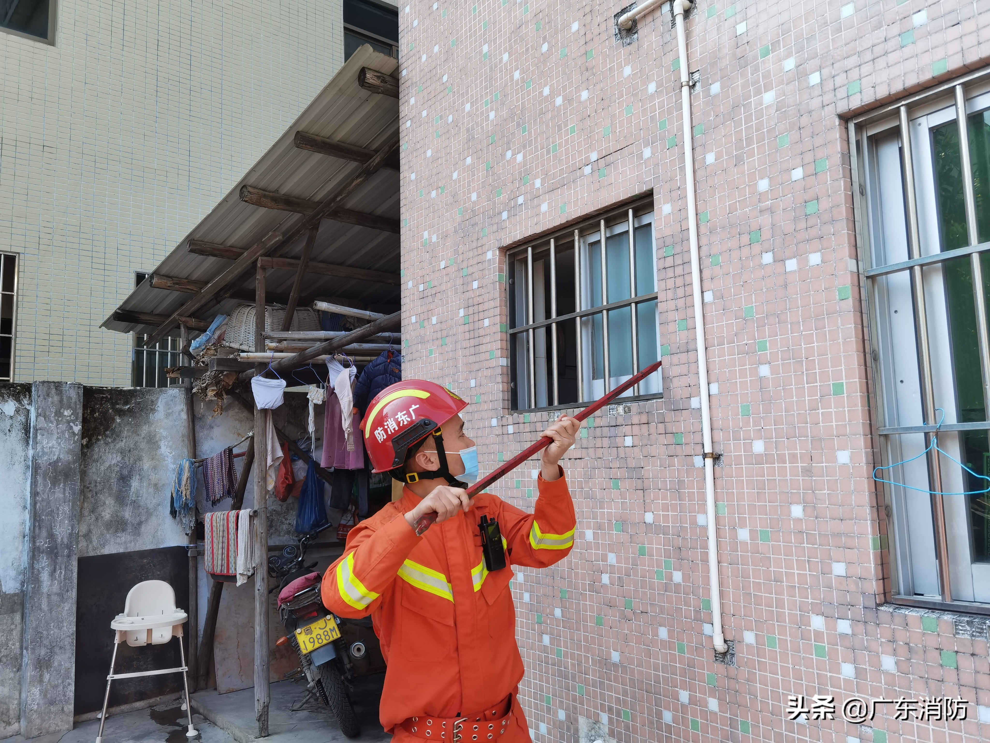 房门被孩子反锁了怎么办,冷静应对孩子的方法