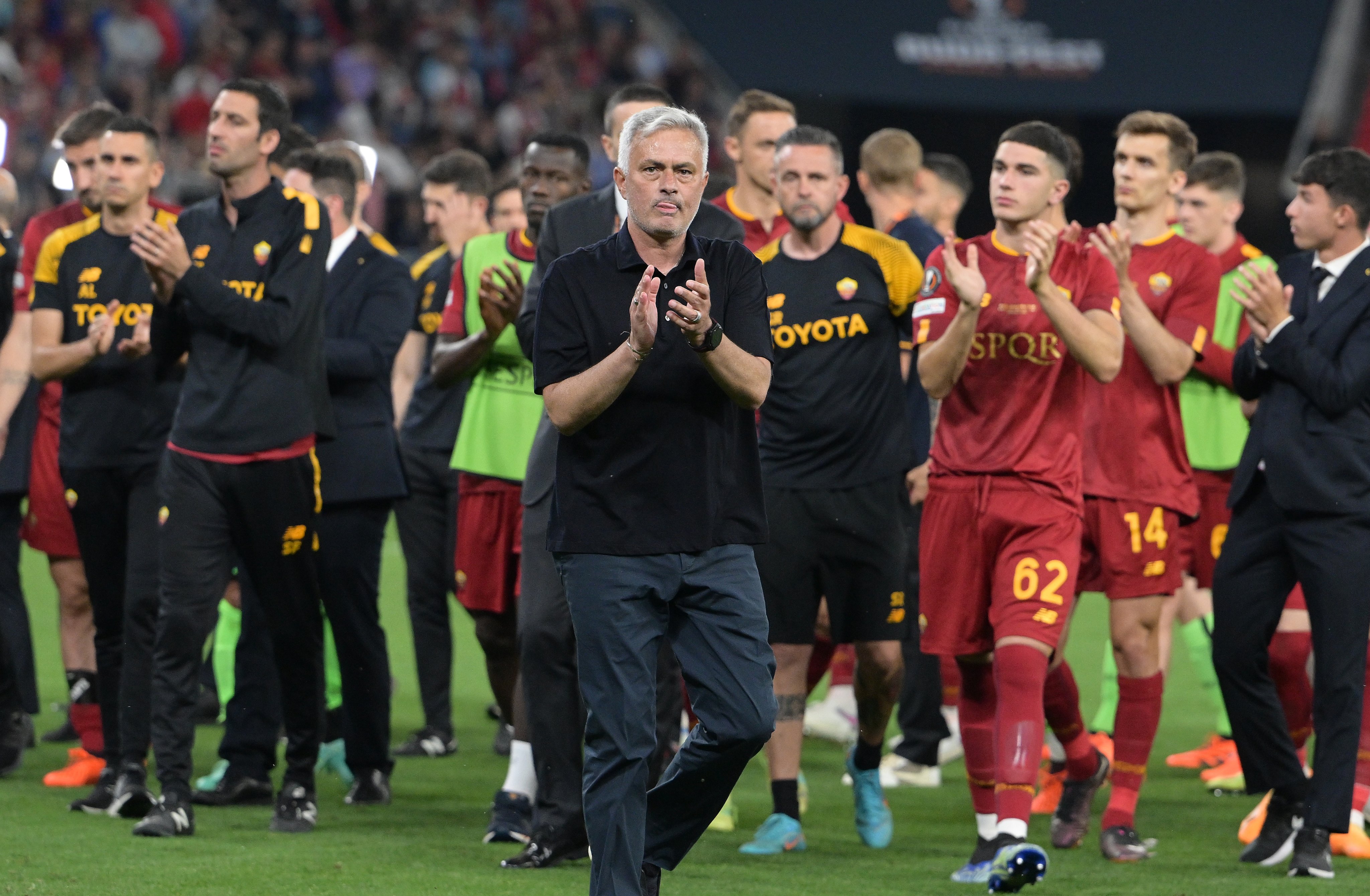 欧联杯塞维利亚5-2罗马赛后采访,塞维利亚欧联杯之王集锦