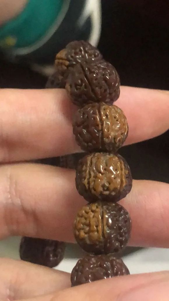 金刚变红和玉化的原因,玩了三年没有玉化的金刚