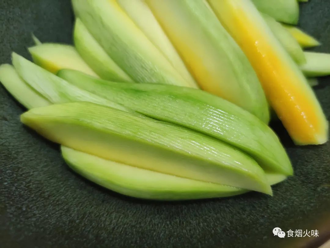 遇到它别手软，一生津止咳，二保护视力，三缓解便秘，不懂吃可惜