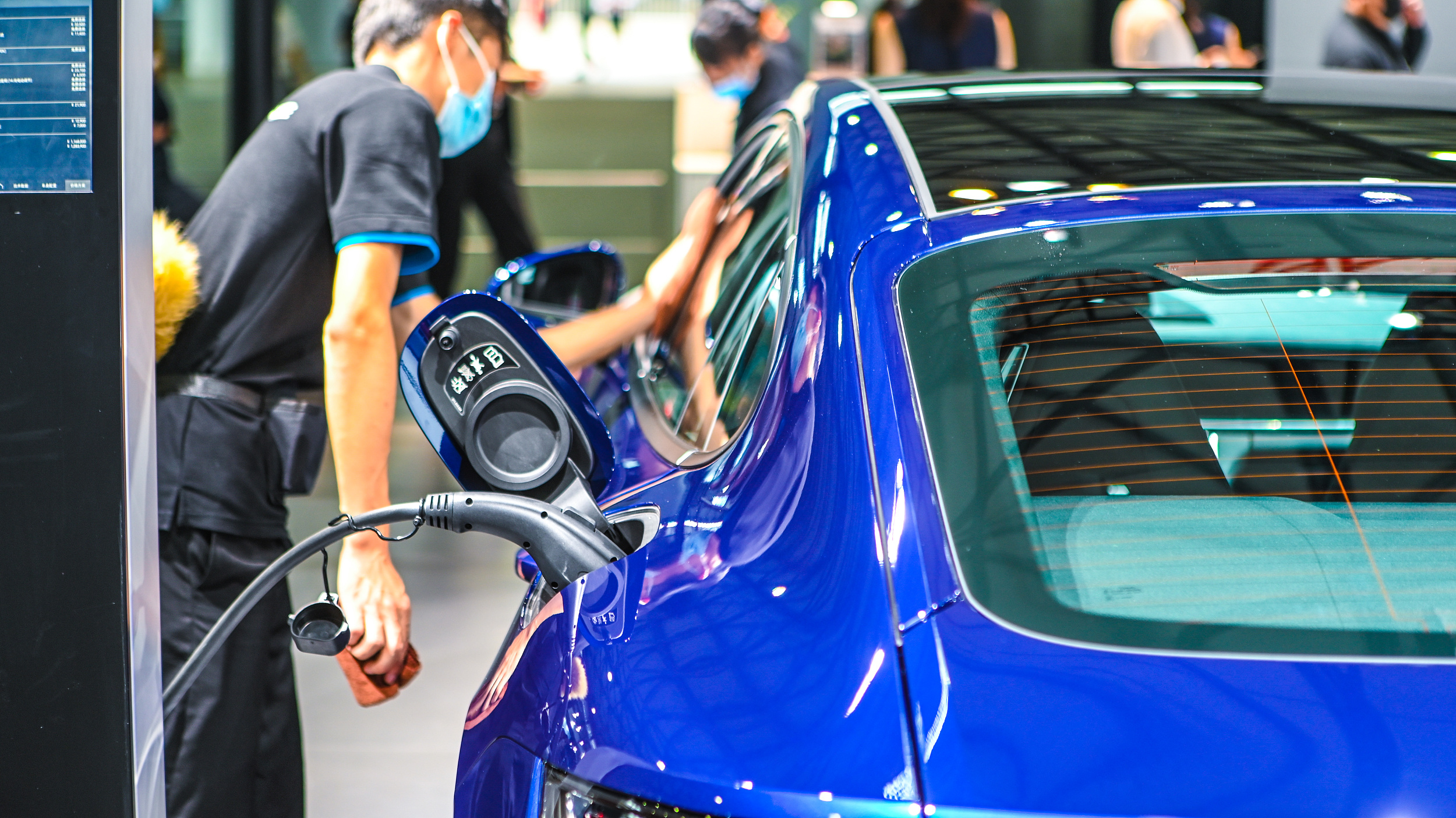 小镇青年爱上新能源车