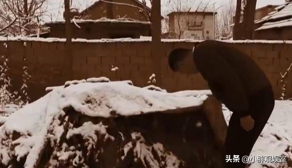 捡破烂赚钱真实案例,小伙子靠捡破烂竟赚了100多万