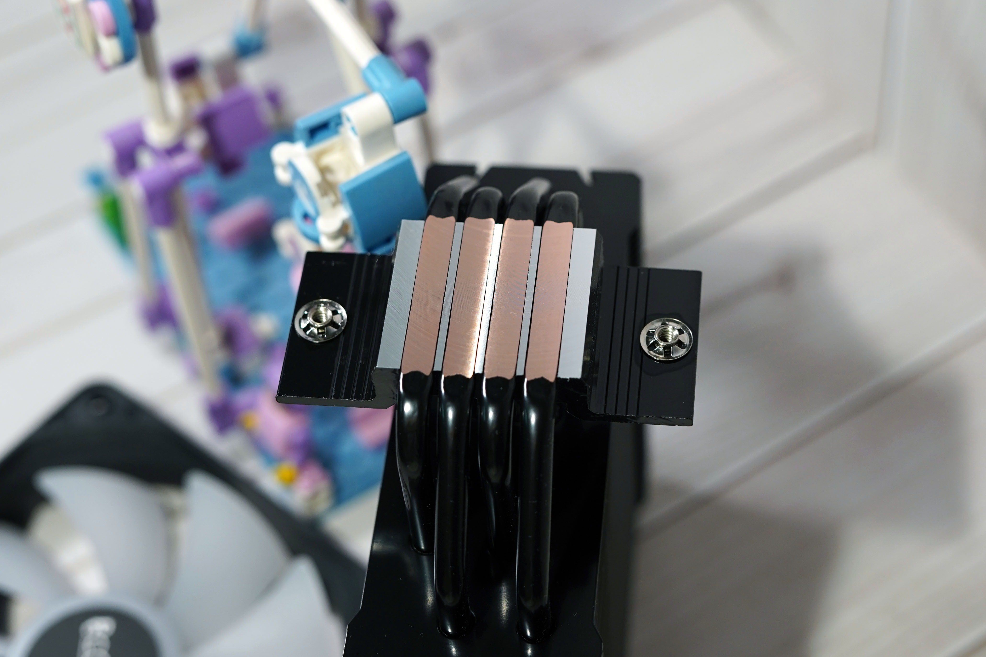 超频三r4000散热器有没有神光同步,超频三东海r4000散热怎么样