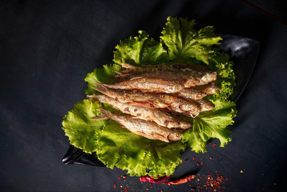 油炸脆皮鱼怎么做才酥脆,油炸鱼皮酥脆的秘诀