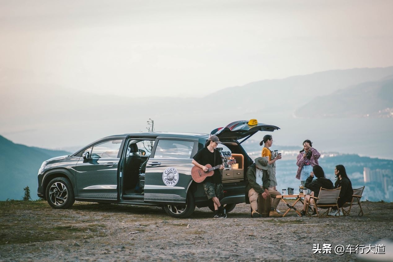 一辆库斯途、一台咖啡机千里寻梦云之南