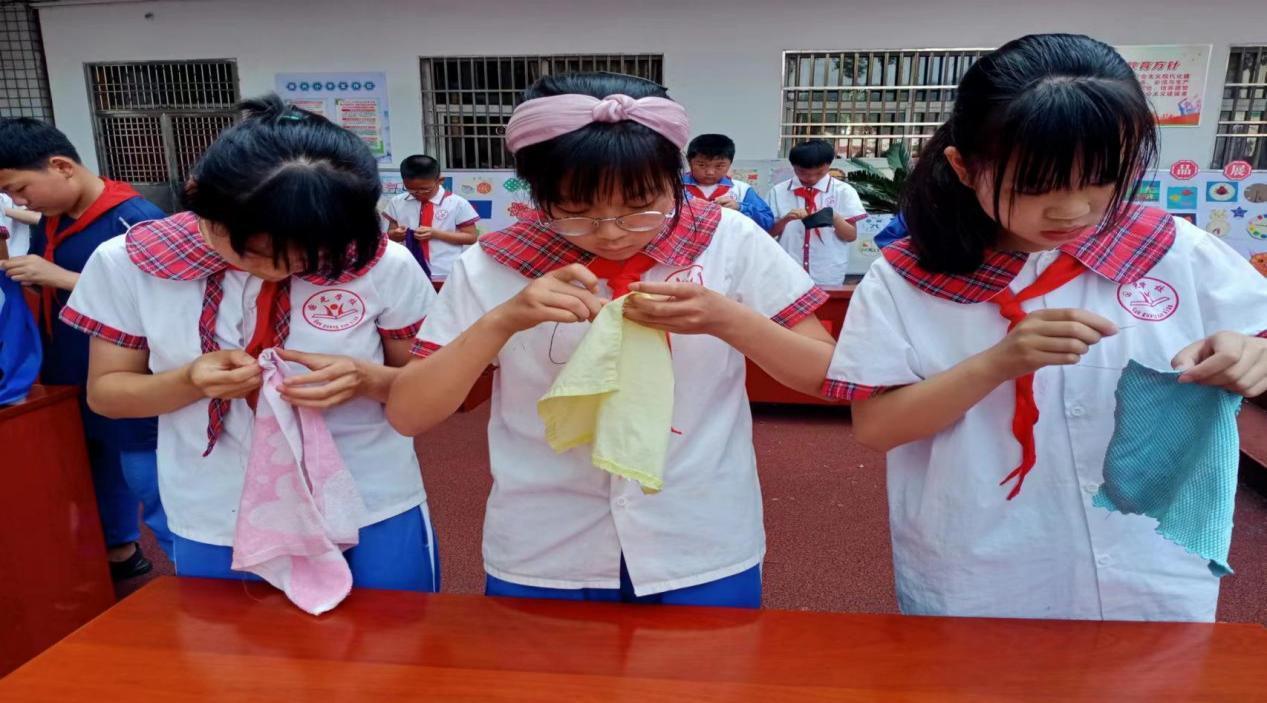 醴陵市国光小学举行劳动技能比赛