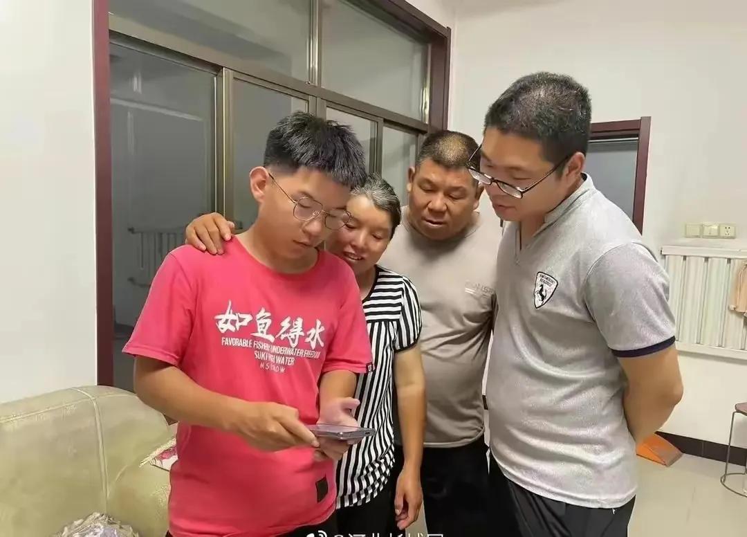 任旭明谈高考成绩的视频,任旭明高考现场