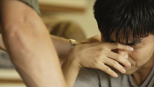 母亲打了怀孕妻子，检查后我做了个重要决定