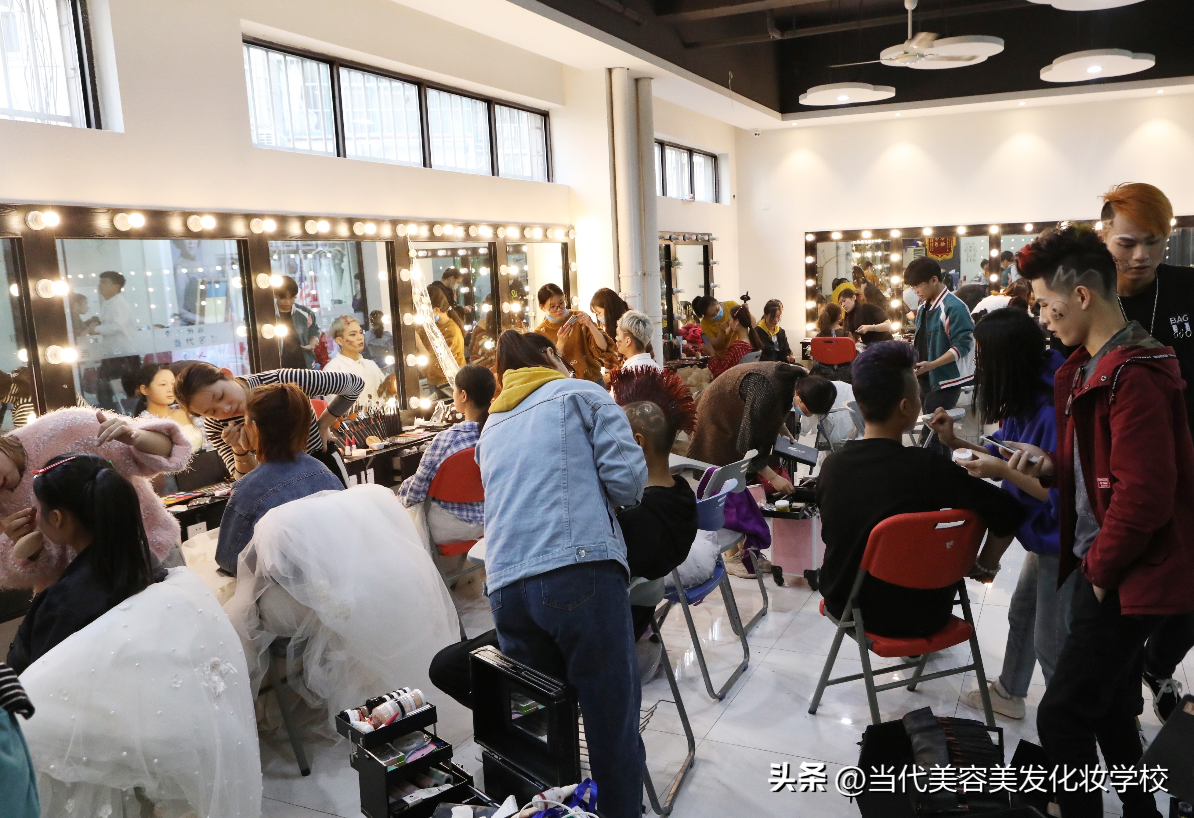 新手学美发去哪里学,新手学美发到哪里学