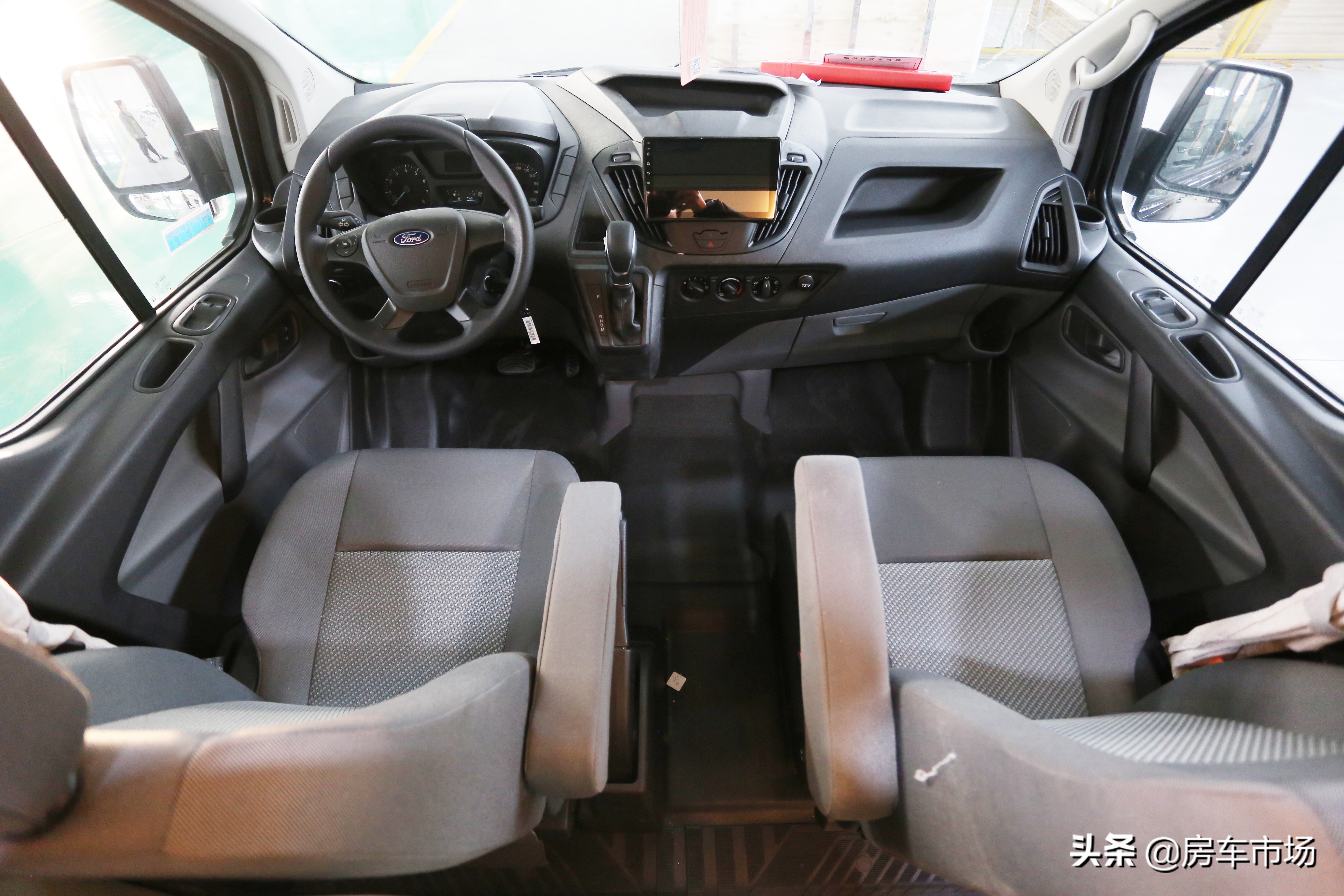 福特新全顺v362房车最新视频,福特v362中轴中顶纵床房车