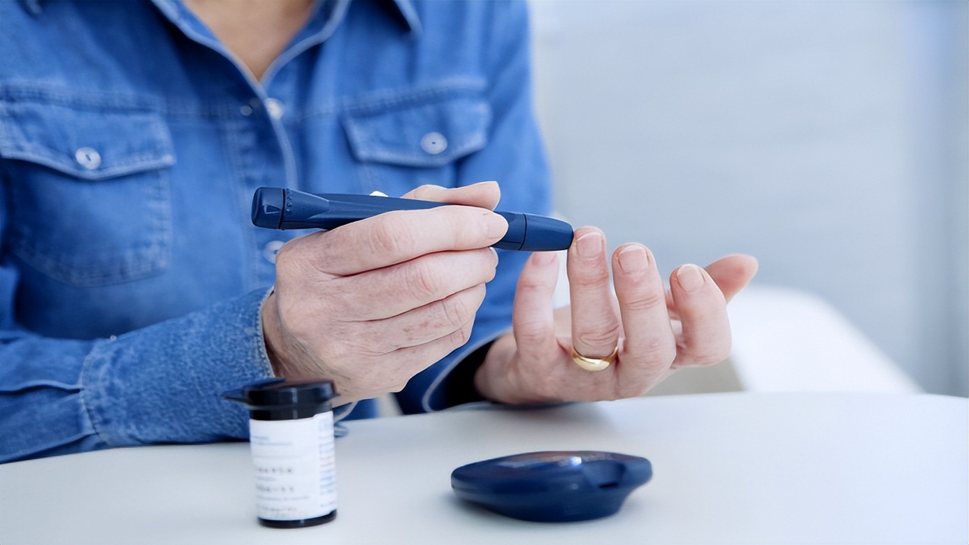 一饿就心慌手抖怎么办,突然饿的就心慌手抖是什么原因