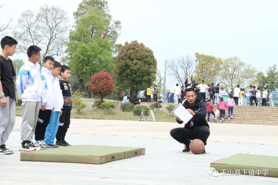 课堂竞赛展风采聚力交流促成长,课堂比武展风采同台赛课促成长