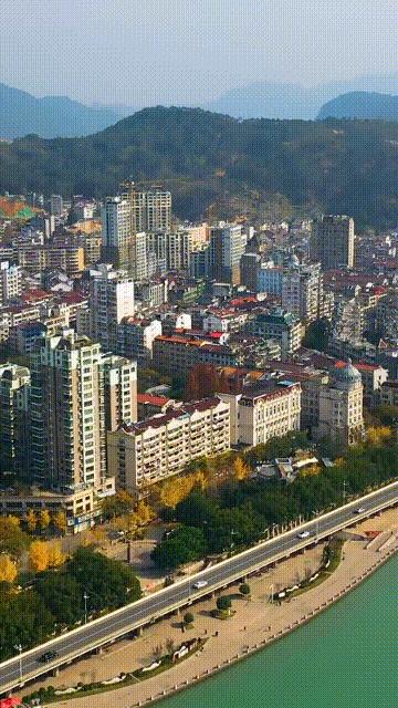 青田用欧元买菜,这座城市遍地都是豪车