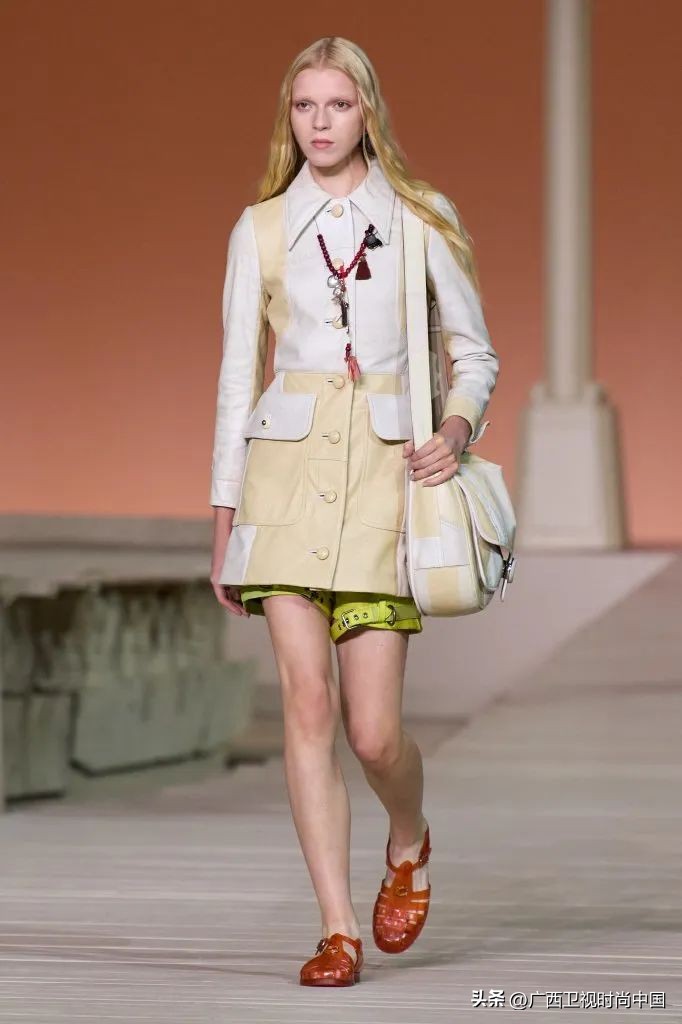 那些秀场上的“丑”鞋子