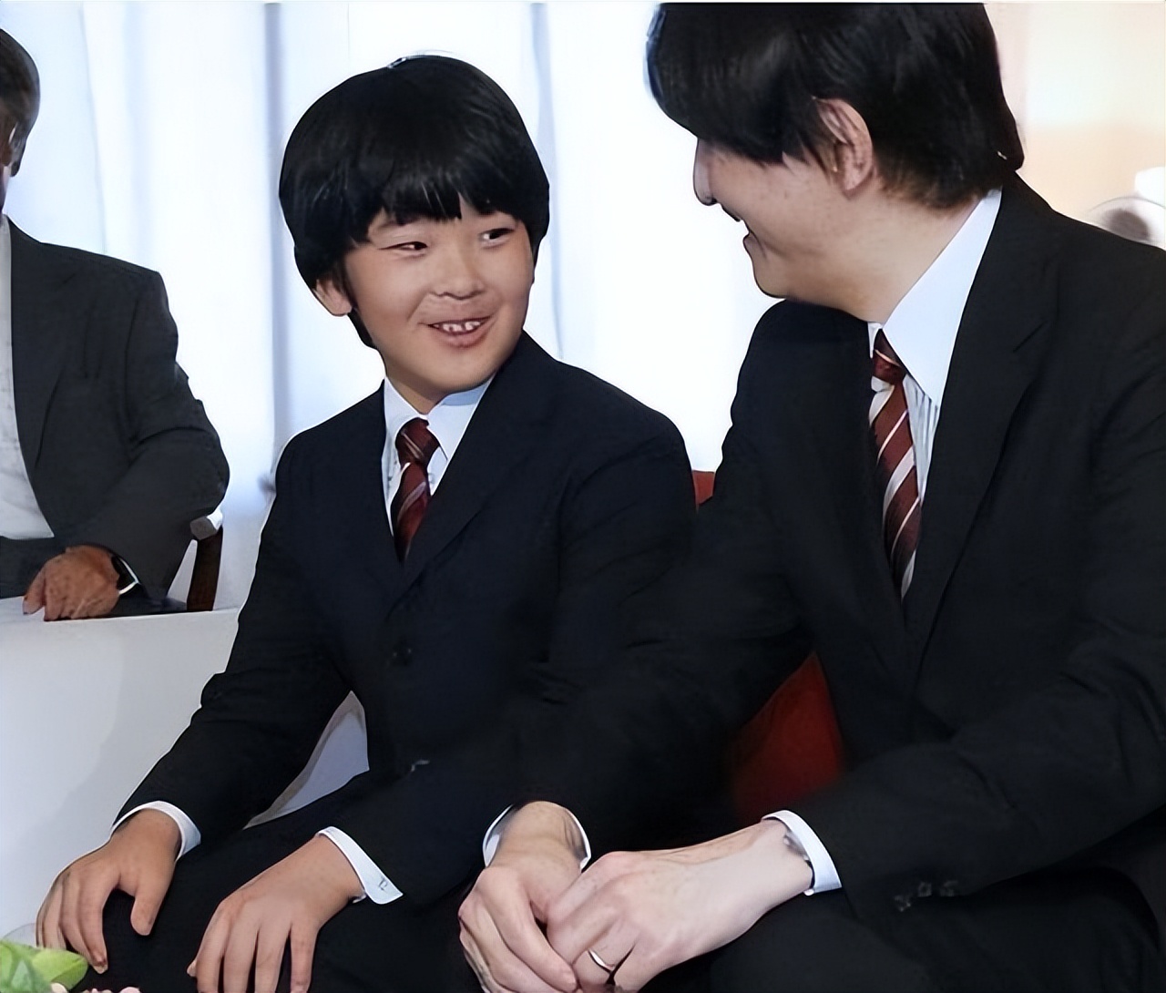 日本天皇独女爱子公主：因长相普通被网暴，21岁被日本网友催婚！