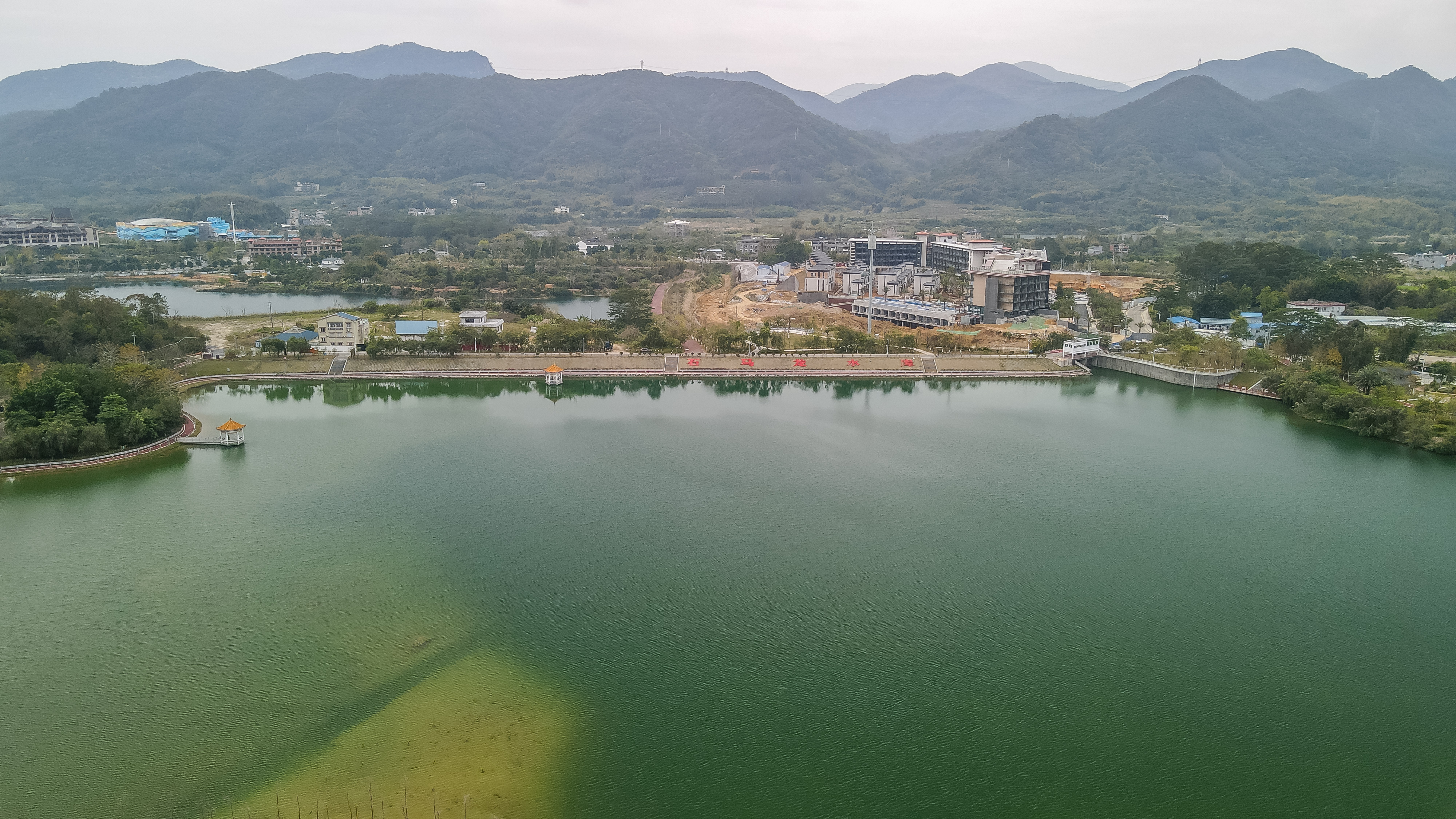 距离九寨沟不远的景点,距广州一千公里的地方