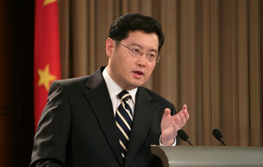 中方答复不出所料，美派大规模代表团窜台，转头却邀秦刚赴美做客