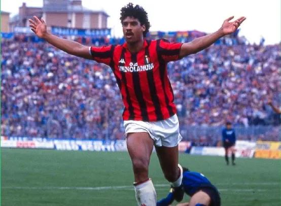 三次拿到欧冠冠军的球员,目前拿到五个欧冠冠军的球员