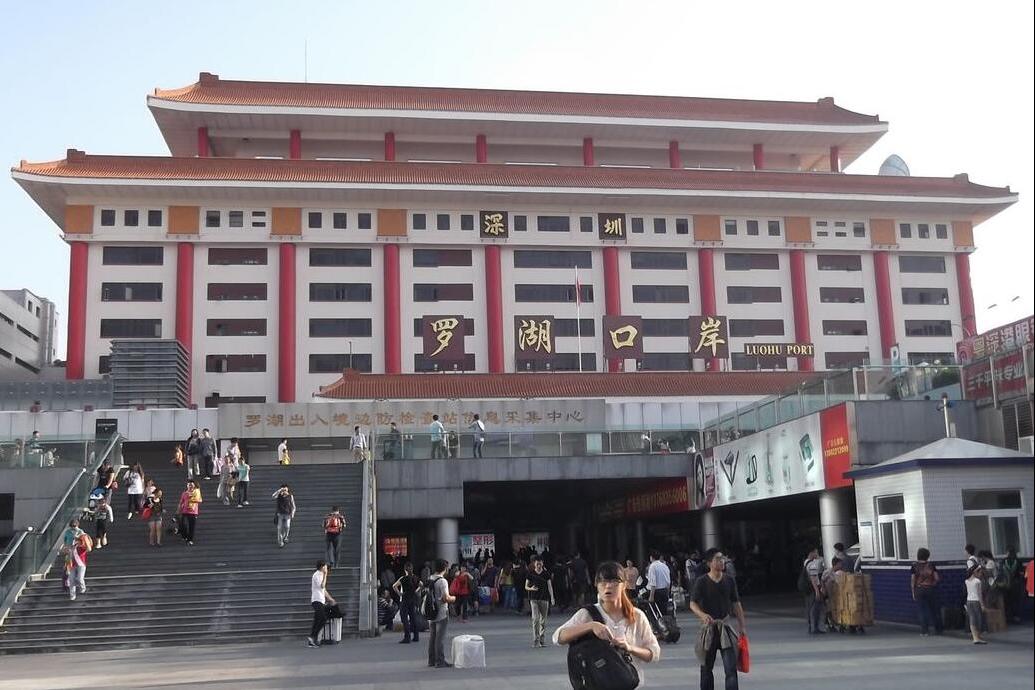 中国最牛打工妹逆袭成580亿女富豪,30岁打工妹的逆袭之路