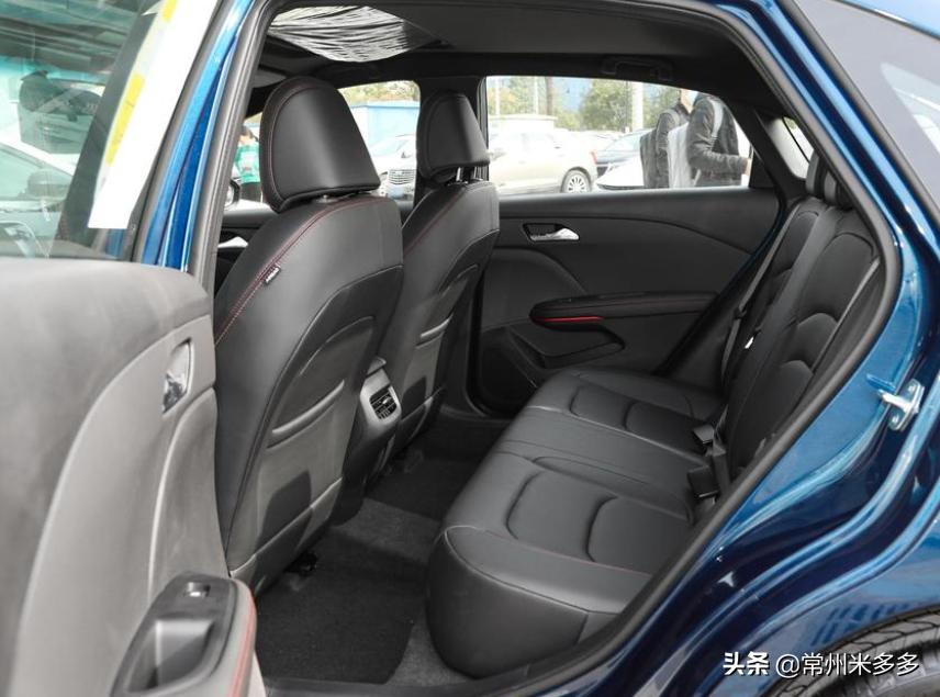 科鲁泽320自动悦享版四缸黑武士,科鲁泽2023款黑武士是b级车吗