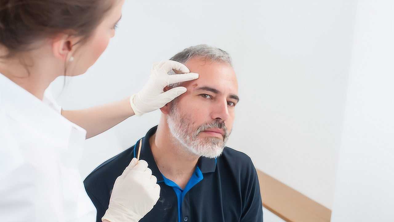 为什么说牙膏是老年斑的克星,牙膏祛老年斑最好的克星