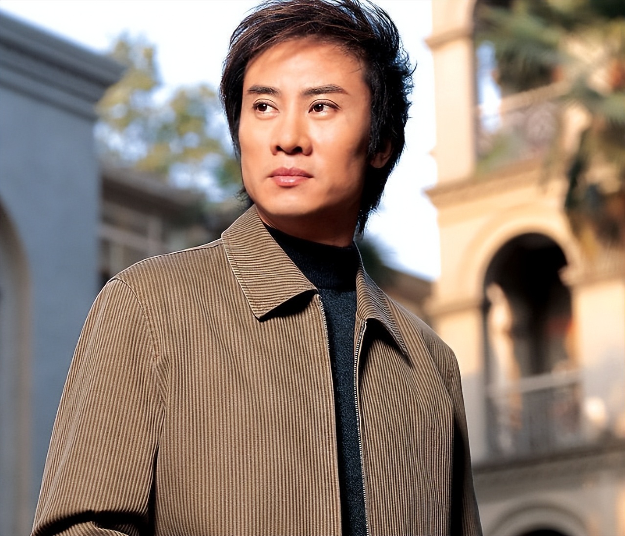 江涛高清图片,歌手江涛的肿脸近照