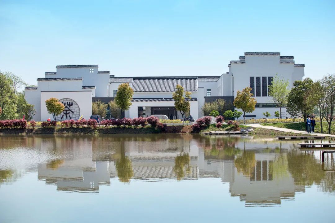 未毕业就定岗，一毕业就任教大学……这所职校的学生缘何这么牛？