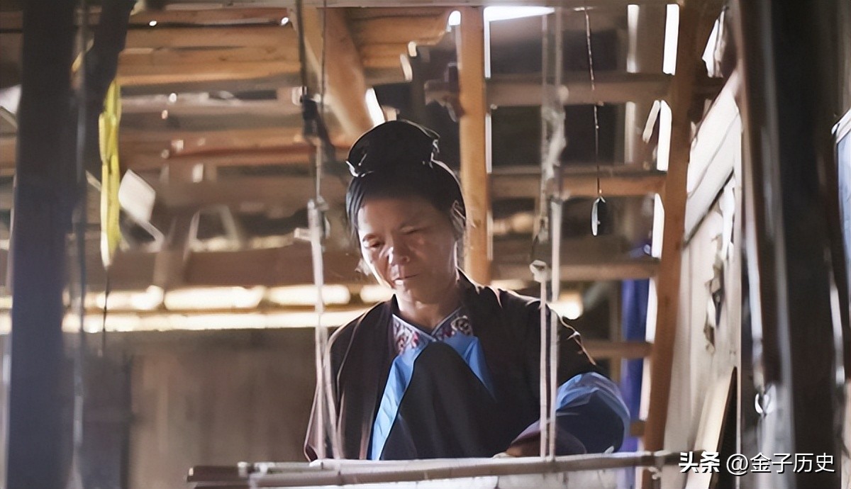 石奶引：16岁时因长得太美出现在1元纸币上，如今怎样了？