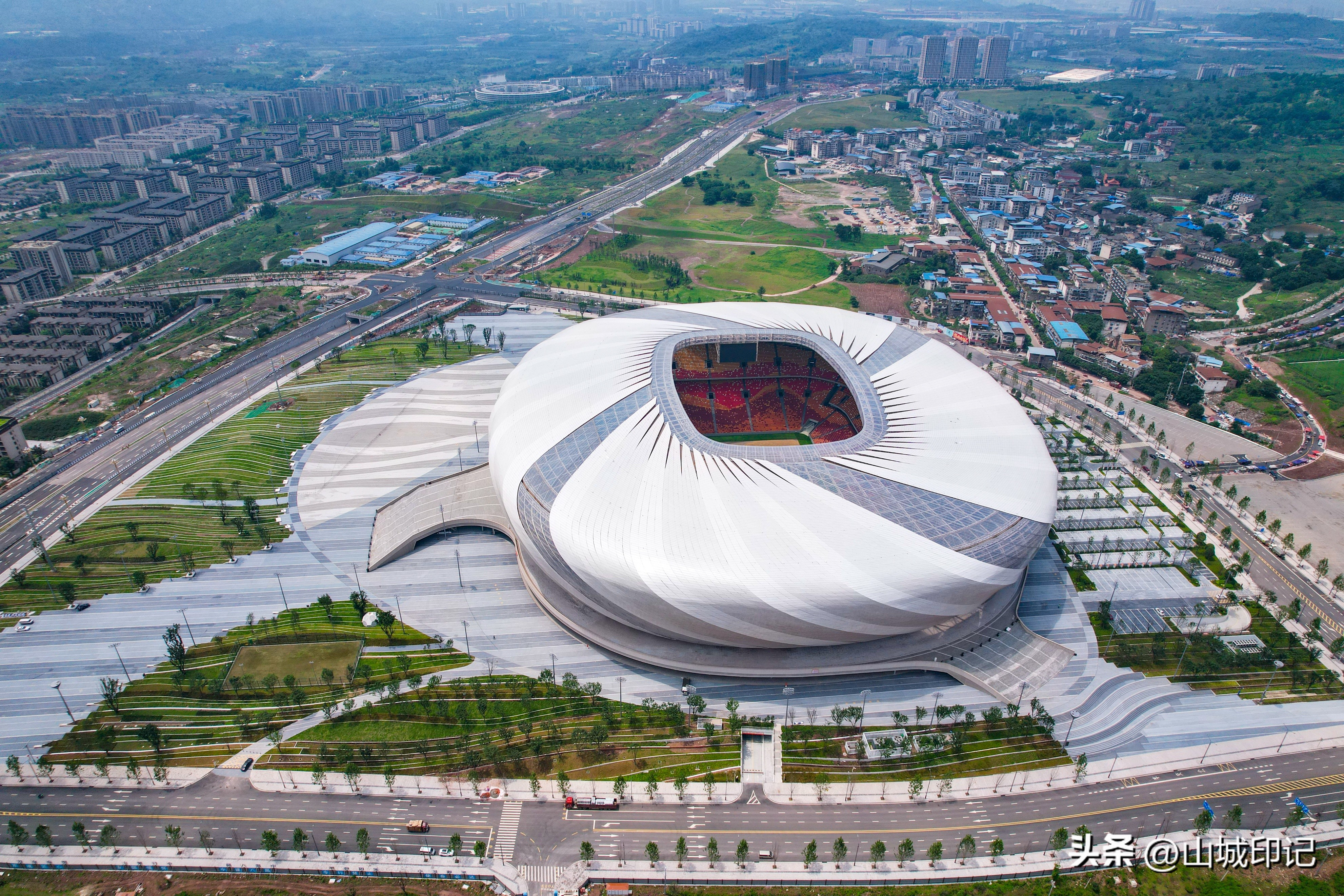 重庆龙兴最大足球场,重庆龙兴足球场看台路线详细