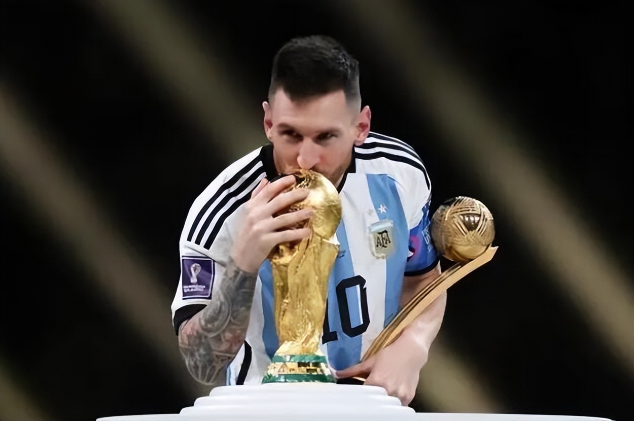 乌拉圭爆冷0比1输给哥伦比亚,姆巴佩对战乌拉圭