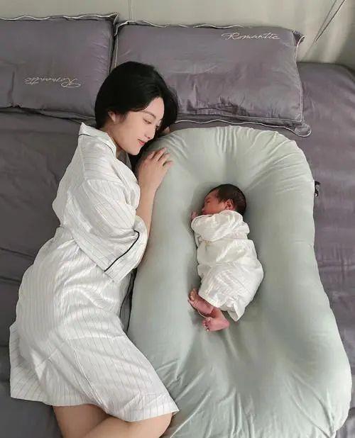 哭醒婴儿,哭起来哄不好的婴儿