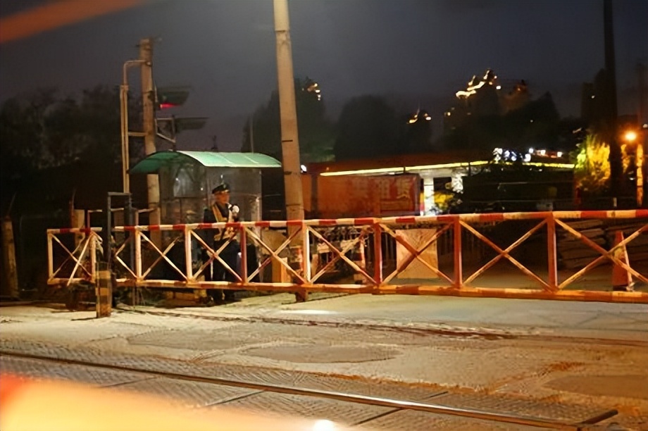 张师傅受伤,张师傅摔伤