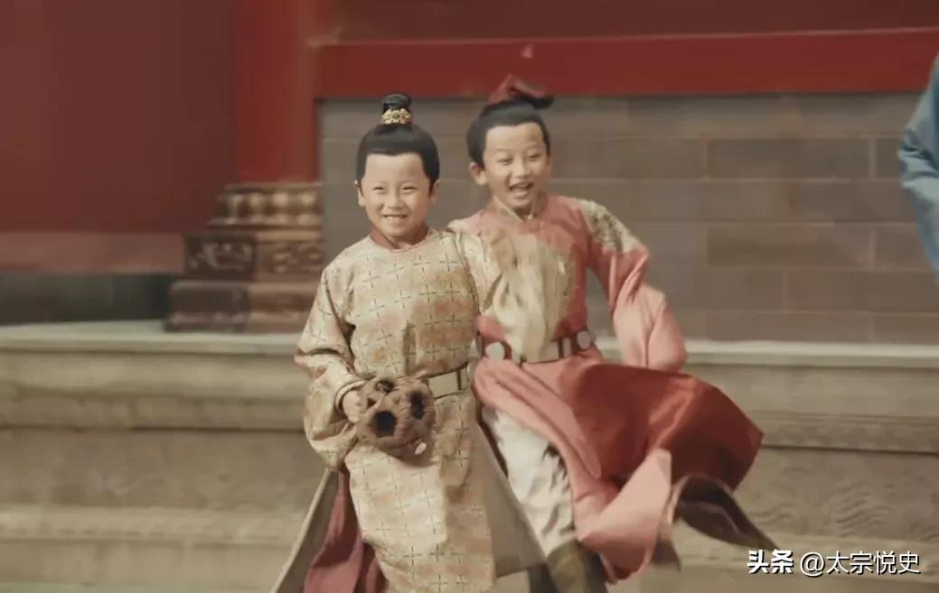 “二龙不相见”对裕王造成了什么样的影响？