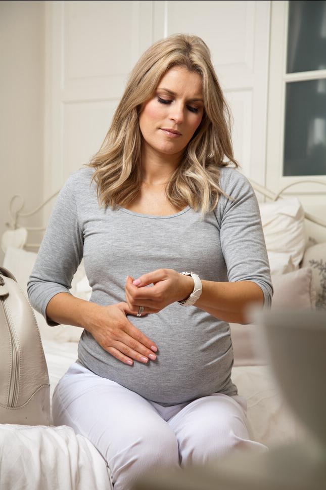 出现临产征兆孕妈要拿待产包吗,孕妇什么时候去医院待产比较合适