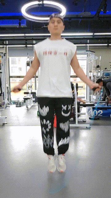 有氧跳绳减脂跟练,减脂跳绳是单脚跳还是双脚跳绳