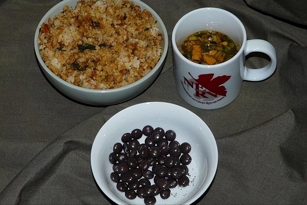 晒晒中国、韩国、俄罗斯、美国的单兵口粮，网友：还是中国的好吃