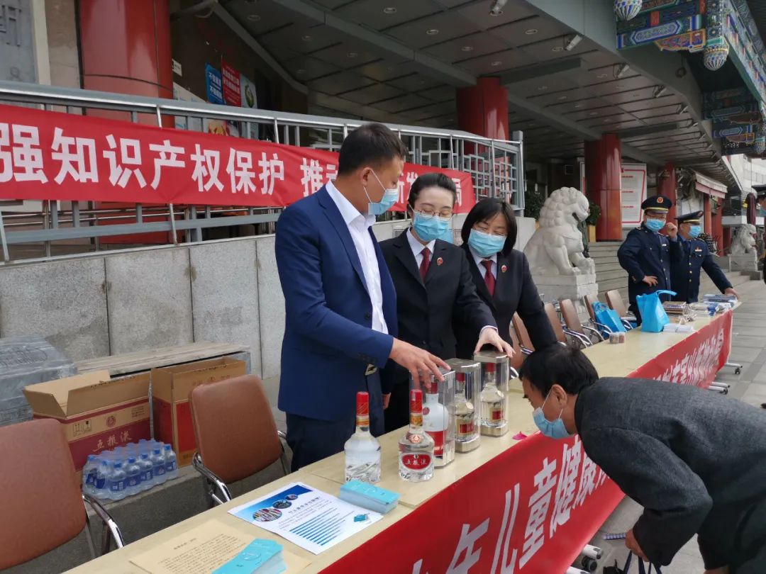 抓娃娃机到底是不是骗人的,抓娃娃机骗局揭秘视频